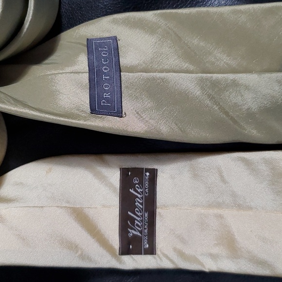 2 Men's Silk Ties - Picture 4 of 5